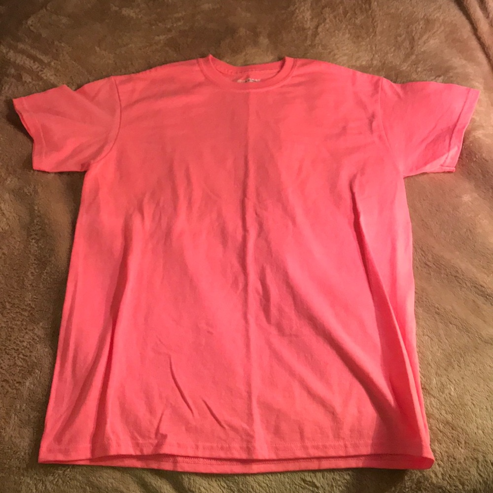 Pink gildan